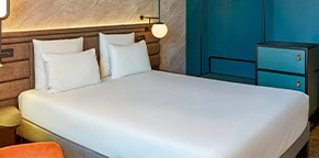 Novotel Bed & bedding set